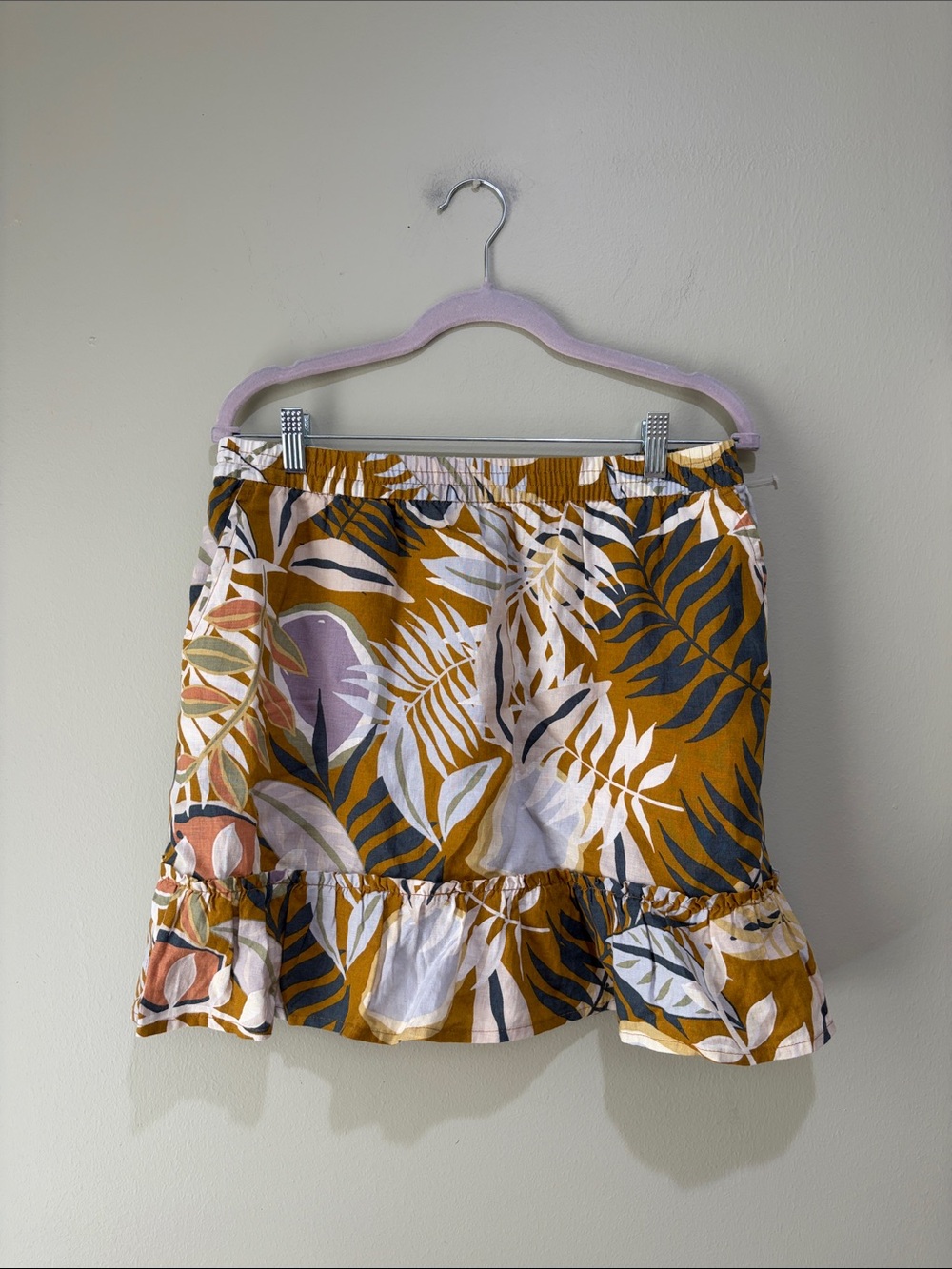 🔥C&C California Mustard Tropical Leaf Ruffle Mini Skirt